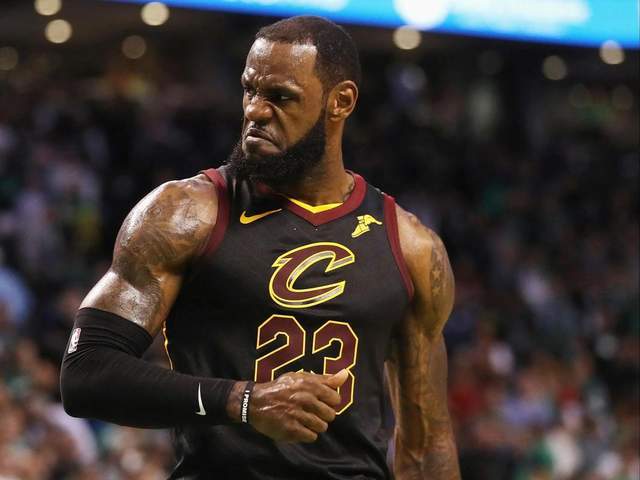 1229胜封神！詹姆斯再创历史，23年传奇仍在书写