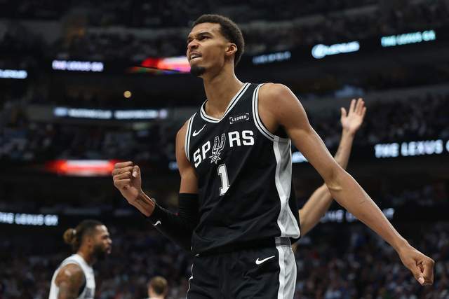 文班亚马三连盖帽王,NBA禁区禁飞区!
