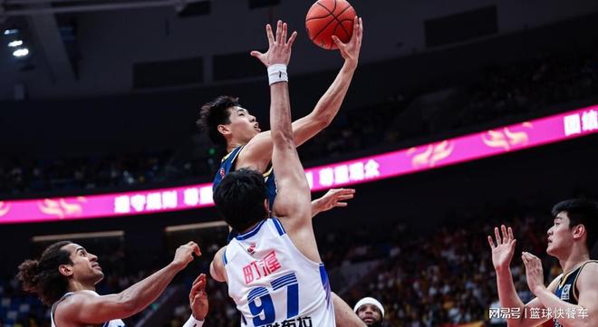CBA积分榜最新排名出炉!广东15大逆转杀回第3:上海第1辽宁第9
